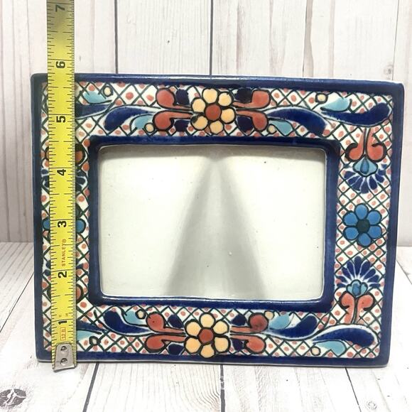 Mexican Talavera Painted Pottery Photo Frame Floral 3x4 Photo Signed by Artist - Picture 8 of 10